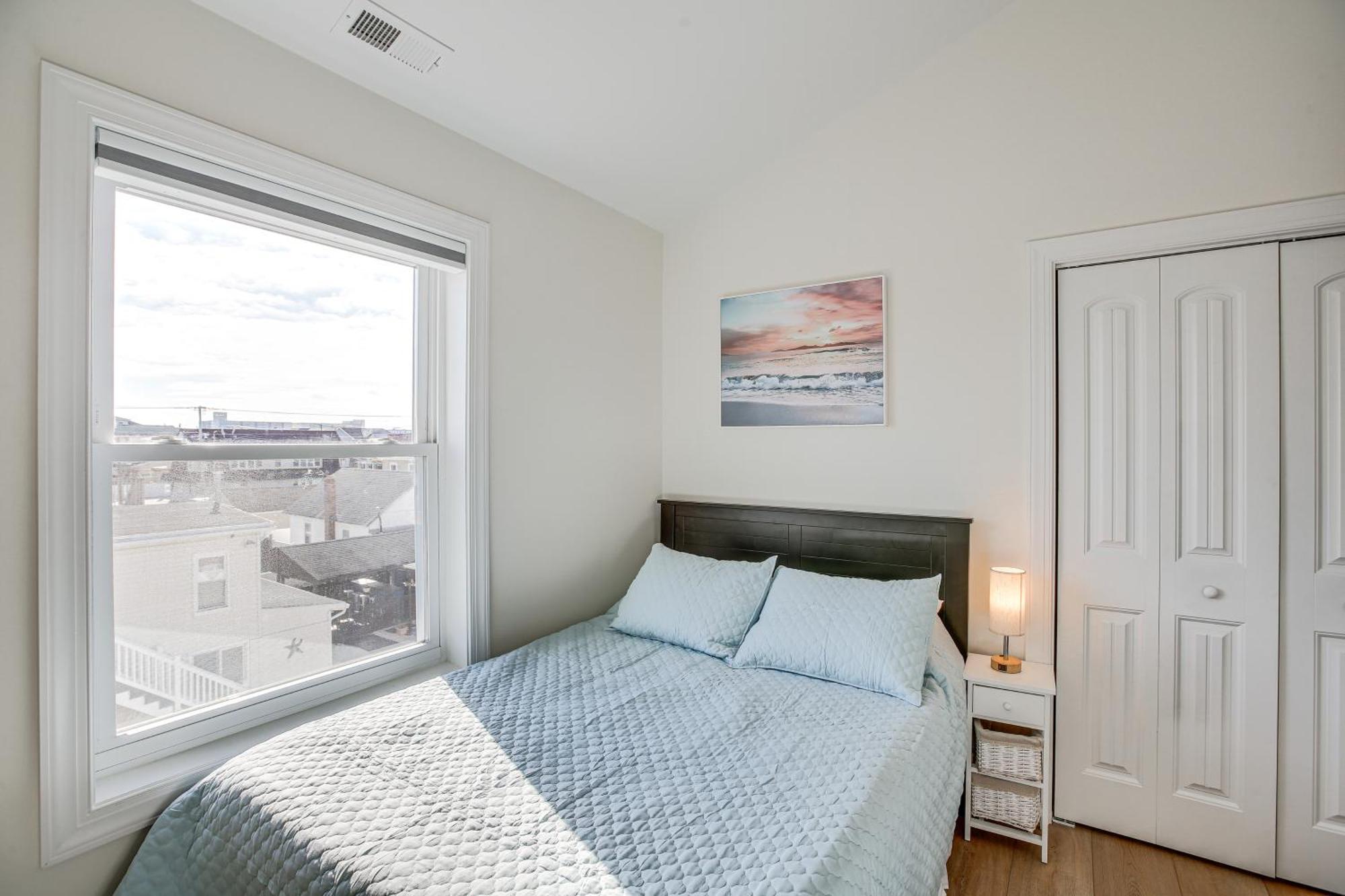 Spacious Wildwood Condo Walk To Beach! Екстер'єр фото