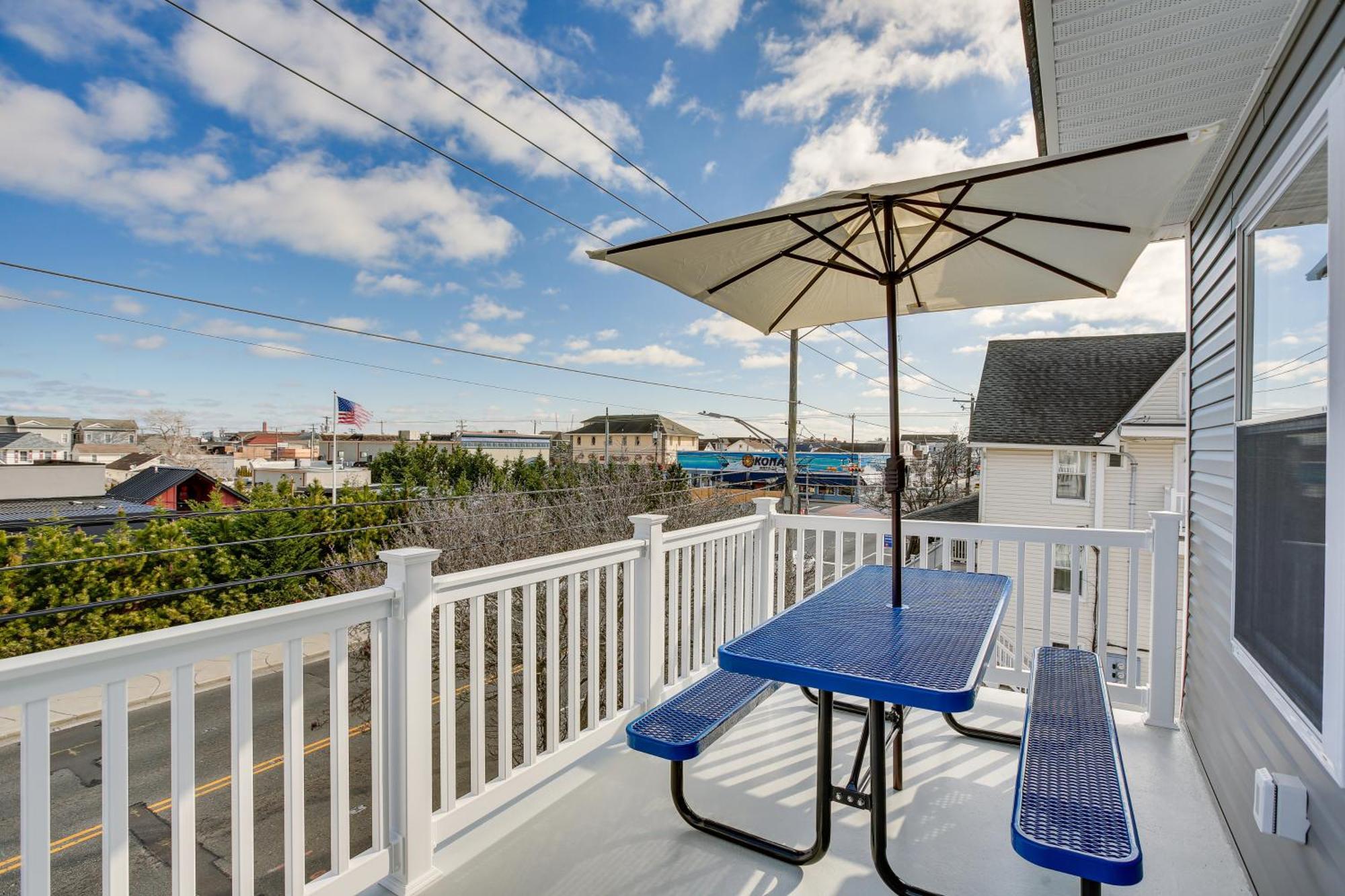 Spacious Wildwood Condo Walk To Beach! Екстер'єр фото